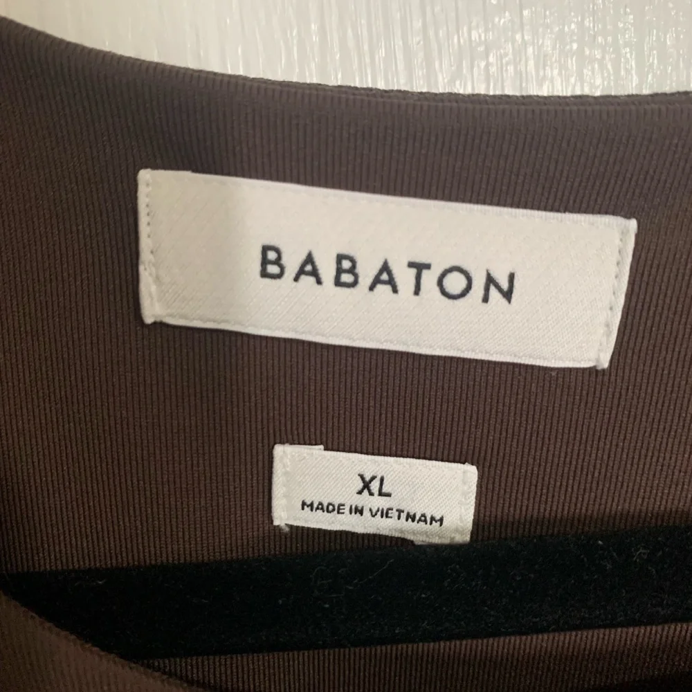 Babaton Contour Crew Shortsleeve Bodysuit (Rich Mocha Brown)- XL. Never worn. - Picture 4 of 5